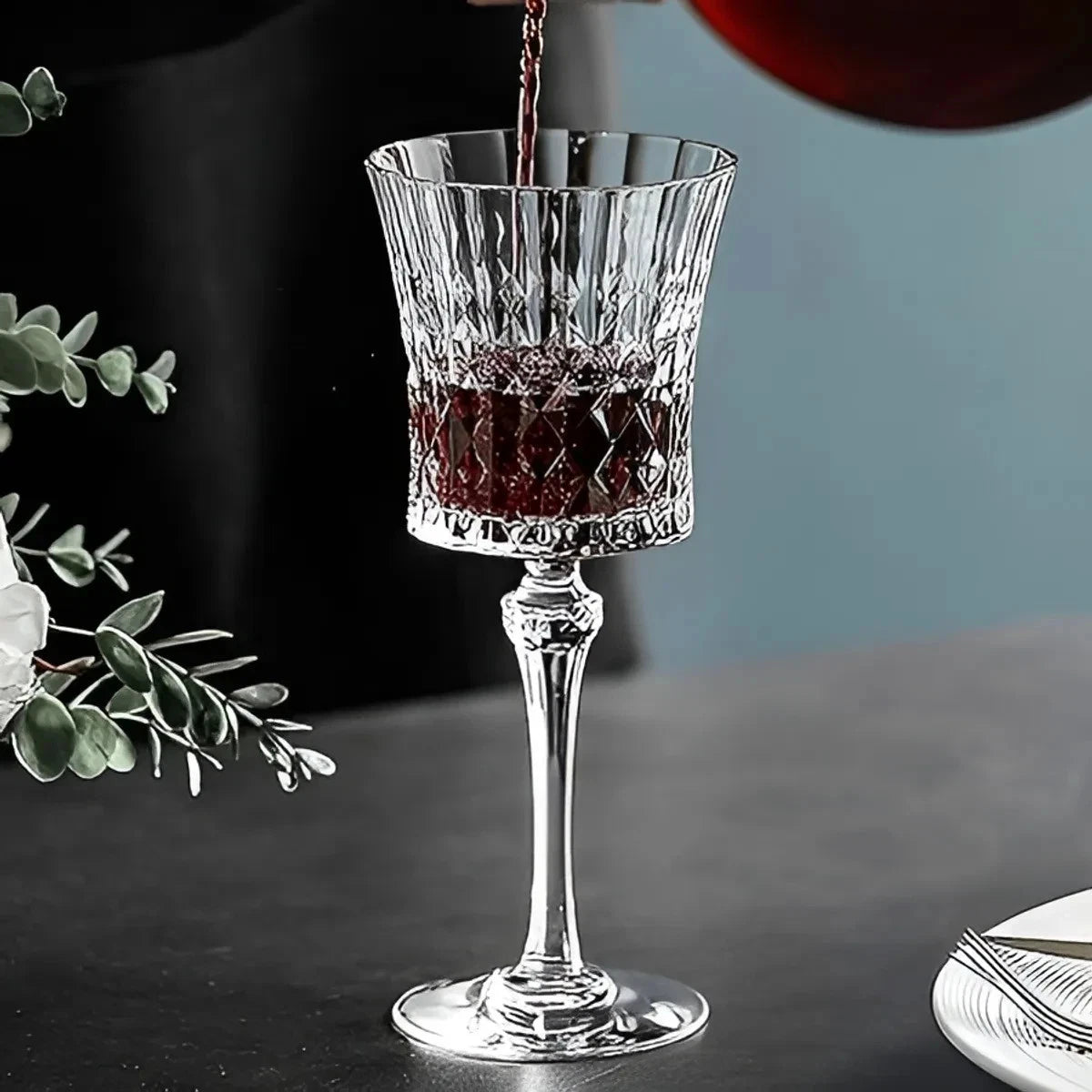 White Crystal Wine Glass, Perfect for Parties Bar Restaurant Decorative, 1 Piece